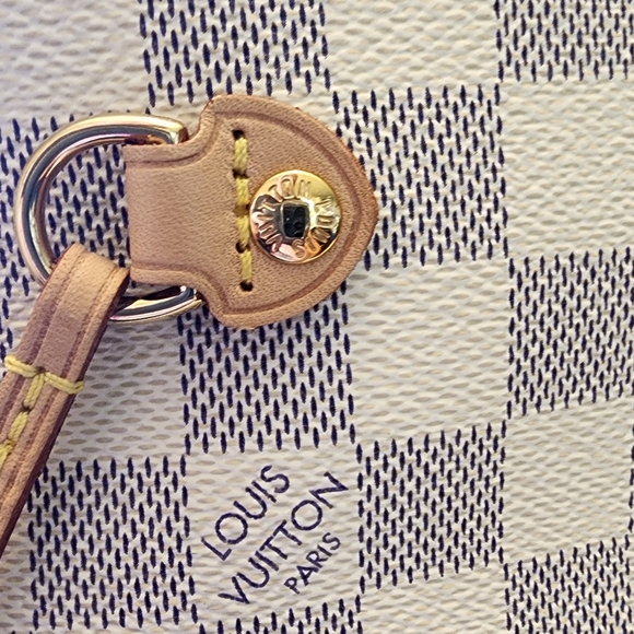 Louis Vuitton Neverfull MM - Picture 10 of 16